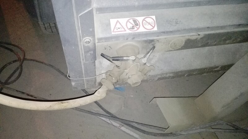 Diesel compressor oil in compressed air troubleshooting